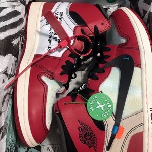 Off white Chicago’s